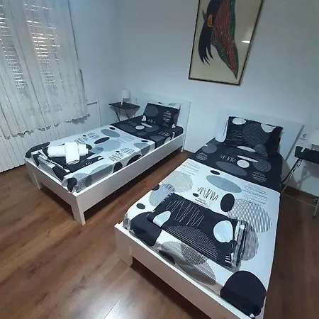 Double M Center Apartment